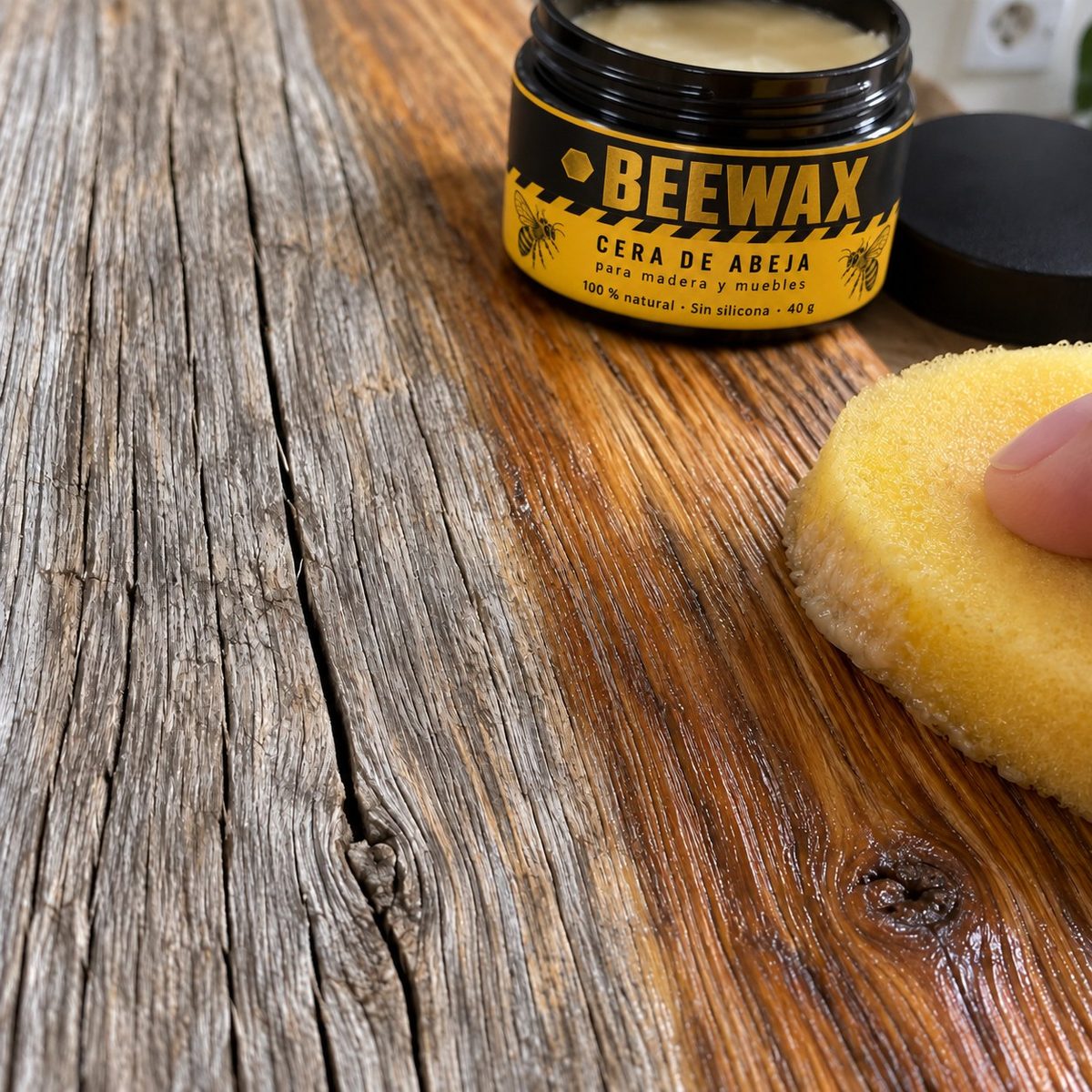 La cera de abeja rellena y sella la madera